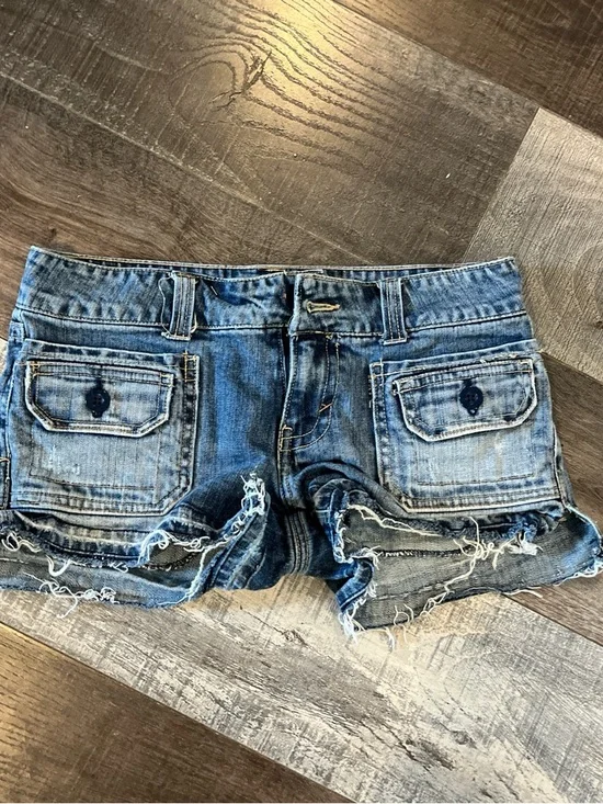 Yzk America Eagle retro size 6/8 Distressed Denim Cutoff Shorts - Blue - Picture 1 of 5